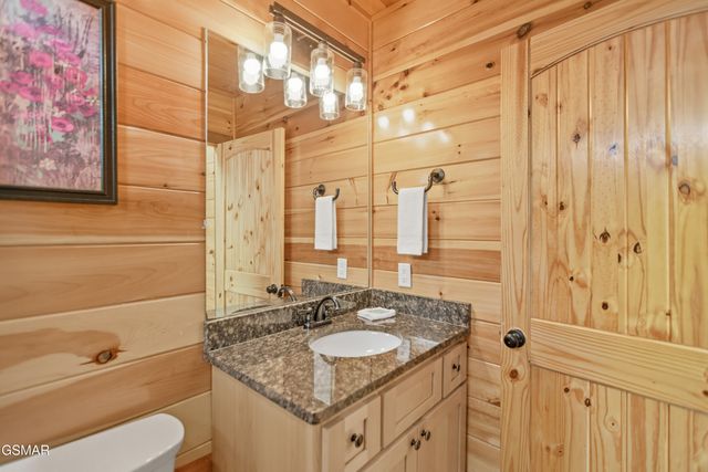 2042 Starr Crest Drive, Sevierville, TN 37876