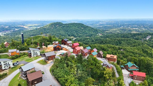 2042 Starr Crest Drive, Sevierville, TN 37876