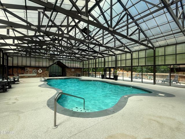 2042 Starr Crest Drive, Sevierville, TN 37876