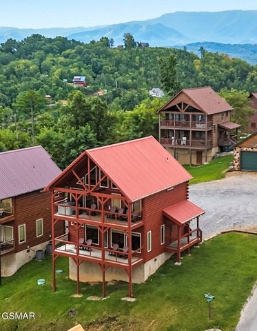 2042 Starr Crest Drive, Sevierville, TN 37876