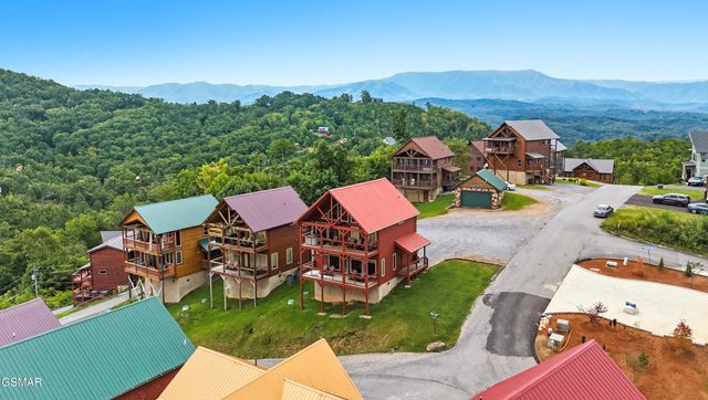 2042 Starr Crest Drive, Sevierville, TN 37876