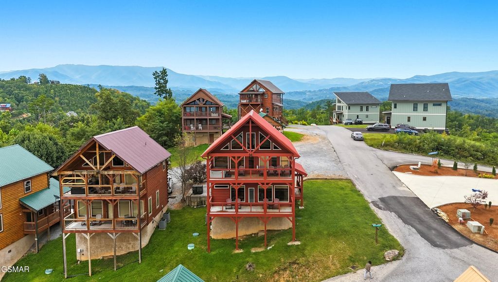 2042 Starr Crest Drive, Sevierville, TN 37876