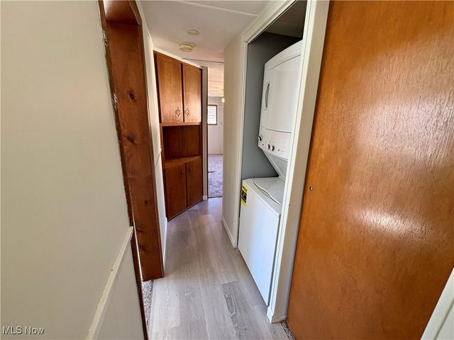 20 Van Ess Drive, Olmsted Falls, OH 44138