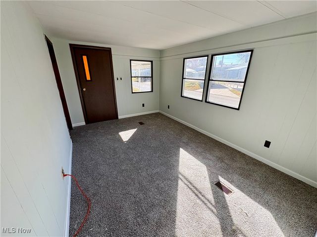 20 Van Ess Drive, Olmsted Falls, OH 44138