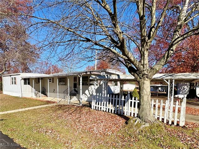 20 Van Ess Drive, Olmsted Falls, OH 44138