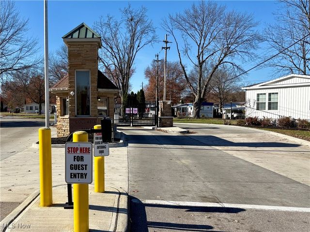 20 Van Ess Drive, Olmsted Falls, OH 44138