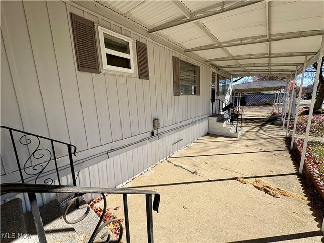 20 Van Ess Drive, Olmsted Falls, OH 44138