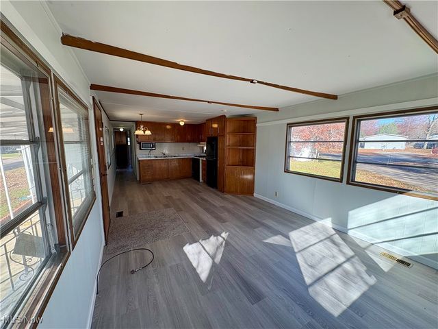 20 Van Ess Drive, Olmsted Falls, OH 44138