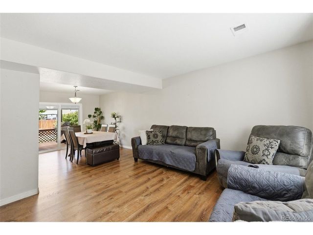 4993 Jasper Ct, Denver, CO 80239