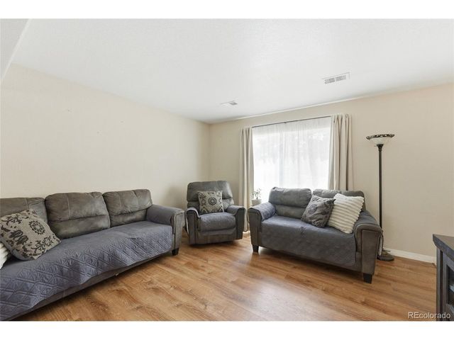4993 Jasper Ct, Denver, CO 80239