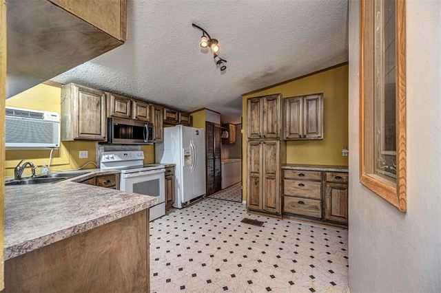 20985 Portland Avenue, Purcell, OK 73080