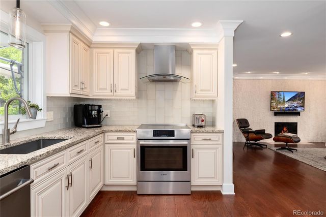 3750 S Glencoe Street, Denver, CO 80237