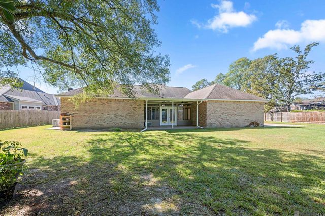 16025 Parkside Ct, Baton Rouge, LA 70817