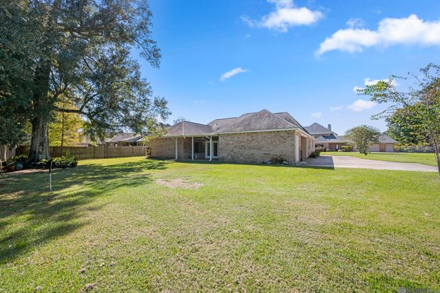 16025 Parkside Ct, Baton Rouge, LA 70817