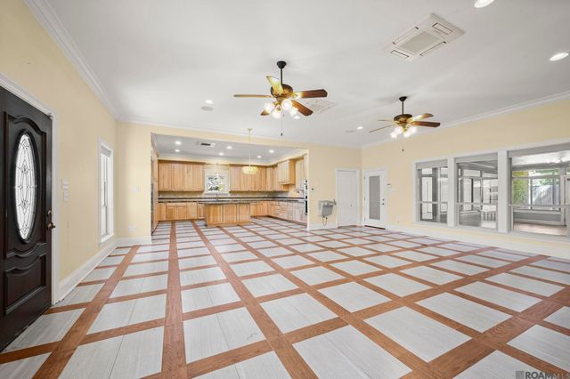 16025 Parkside Ct, Baton Rouge, LA 70817