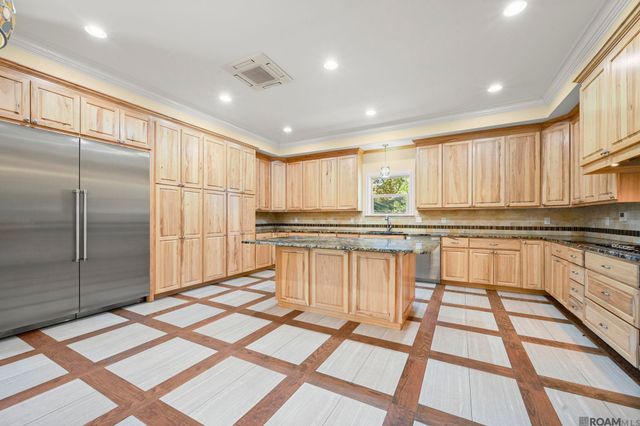 16025 Parkside Ct, Baton Rouge, LA 70817