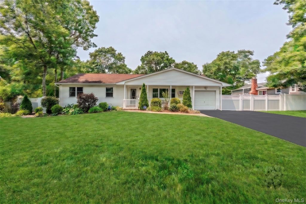 118 Fairmont Avenue, Medford, NY 11763