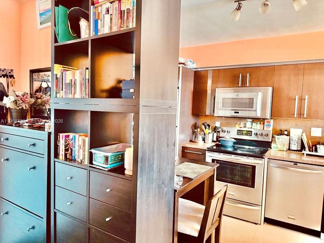 1150 NE 191st Street 38, Miami, FL 33179