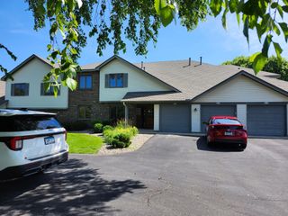 7244 Hunters Run 21D, Eden Prairie, MN 55346
