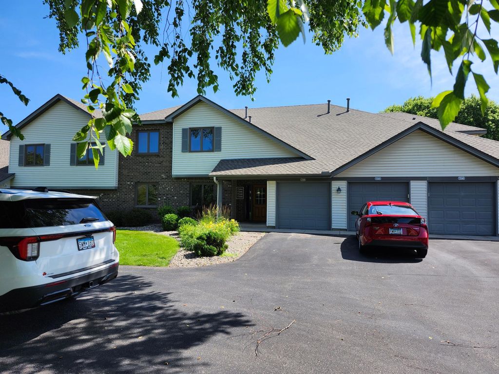7244 Hunters Run 21D, Eden Prairie, MN 55346