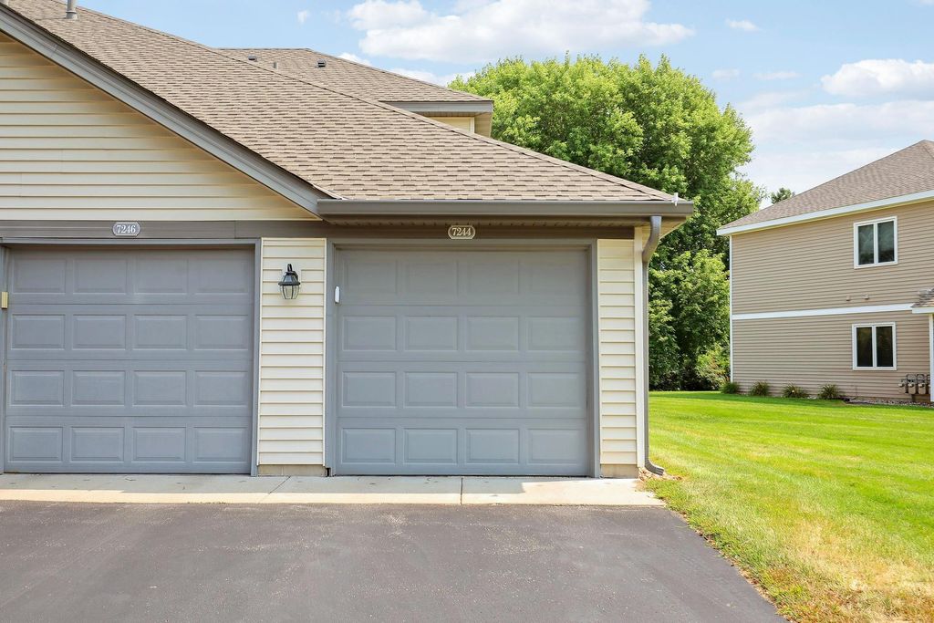 7244 Hunters Run 21D, Eden Prairie, MN 55346 — photo 2