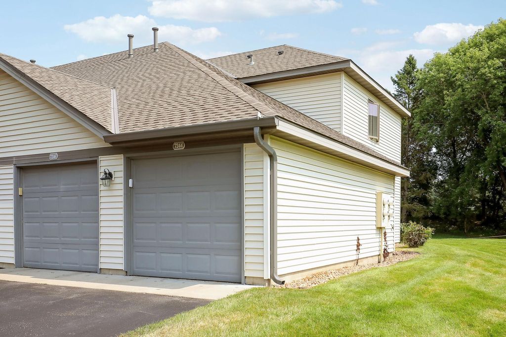 7244 Hunters Run 21D, Eden Prairie, MN 55346 — photo 3