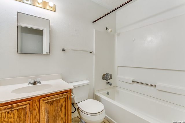 13807 WINDING HL, San Antonio, TX 78217