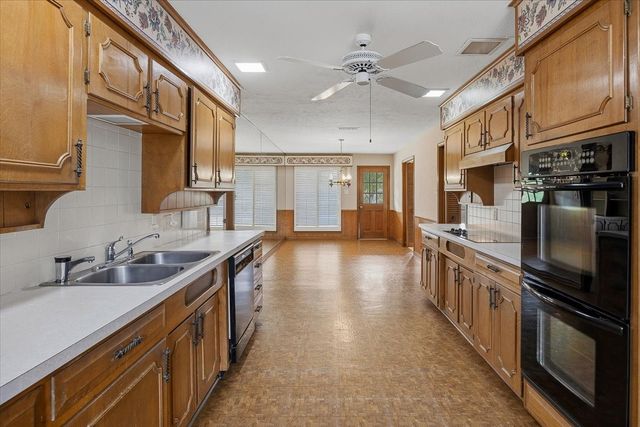 1421 Westover Lane, Westover Hills, TX 76107