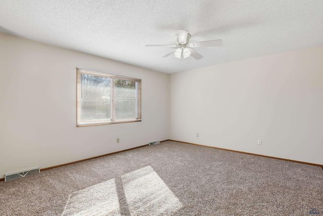 524 E CENTENNIAL, Rapid City, SD 57701