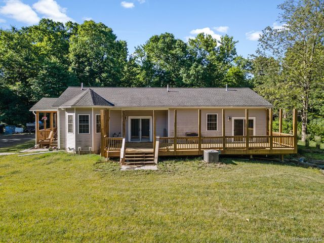 83 Cotter Road, Highland, NY 12528