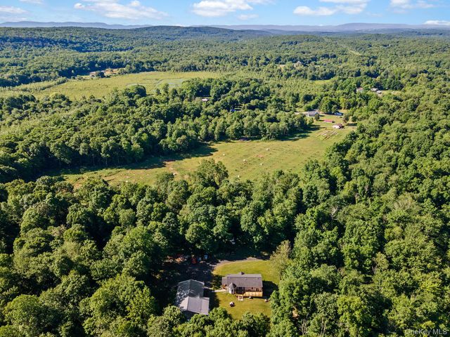 83 Cotter Road, Highland, NY 12528