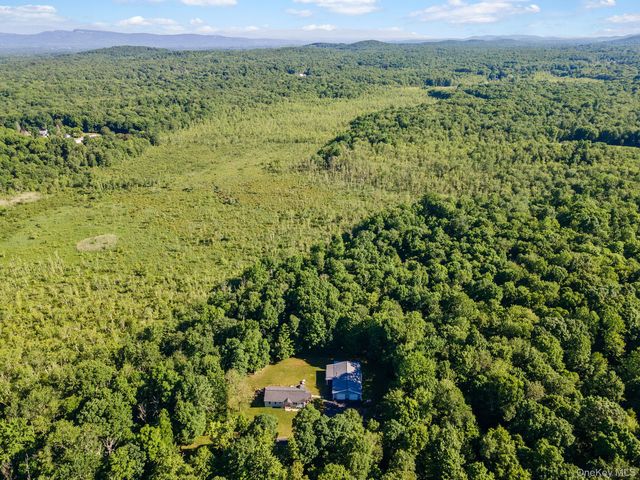 83 Cotter Road, Highland, NY 12528