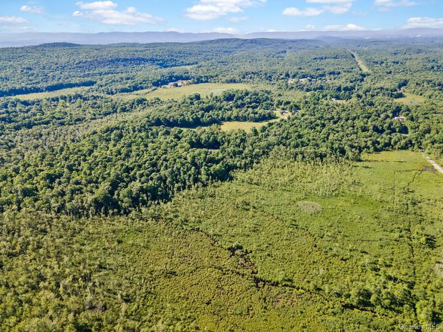 83 Cotter Road, Highland, NY 12528