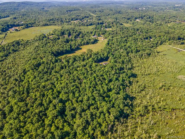 83 Cotter Road, Highland, NY 12528