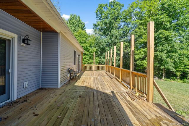 83 Cotter Road, Highland, NY 12528