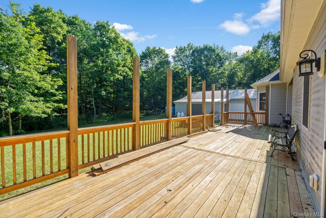83 Cotter Road, Highland, NY 12528