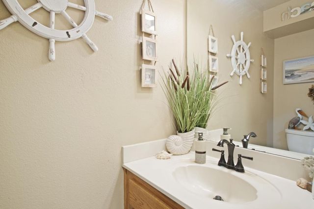 8291 Bridgeport Dr, Hilmar, CA 95324