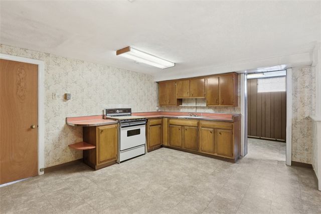 2219 Fawcett Ave, White Oak, PA 15131