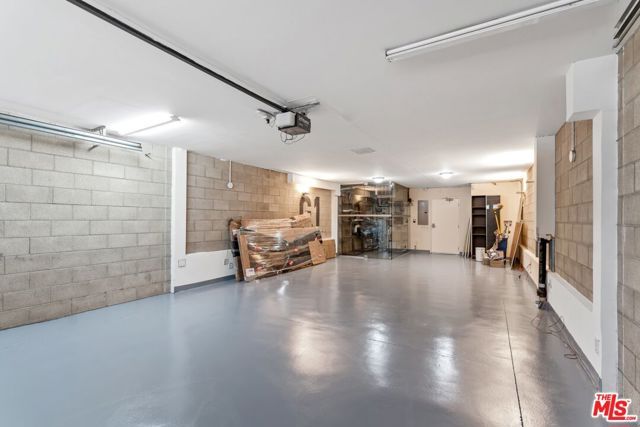 6615 Melrose Avenue 3, Los Angeles, CA 90038