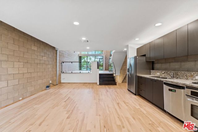6615 Melrose Avenue 3, Los Angeles, CA 90038