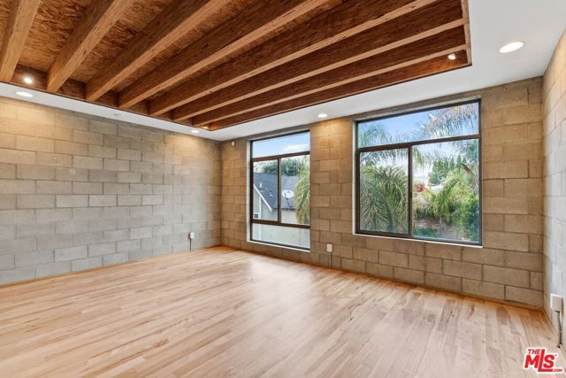 6615 Melrose Avenue 3, Los Angeles, CA 90038