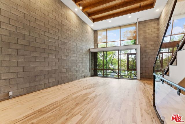 6615 Melrose Avenue 3, Los Angeles, CA 90038