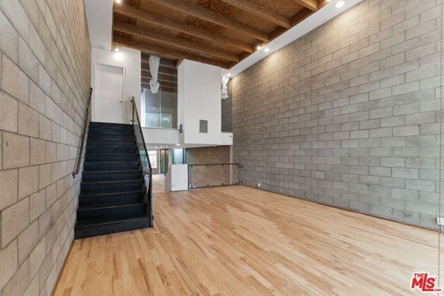 6615 Melrose Avenue 3, Los Angeles, CA 90038
