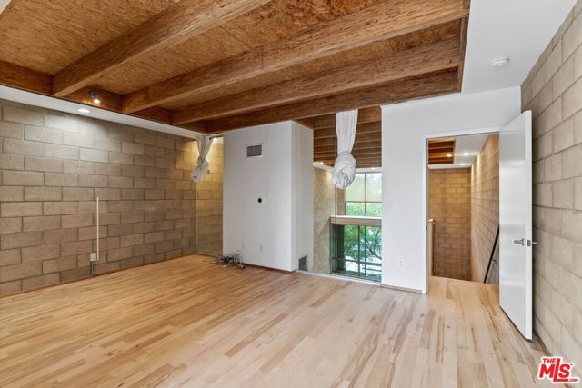 6615 Melrose Avenue 3, Los Angeles, CA 90038