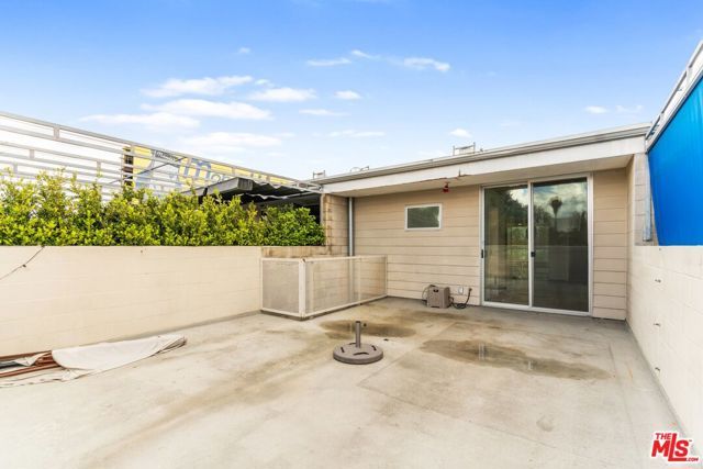 6615 Melrose Avenue 3, Los Angeles, CA 90038