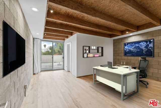 6615 Melrose Avenue 3, Los Angeles, CA 90038