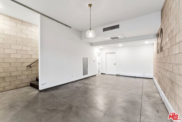 6615 Melrose Avenue 3, Los Angeles, CA 90038