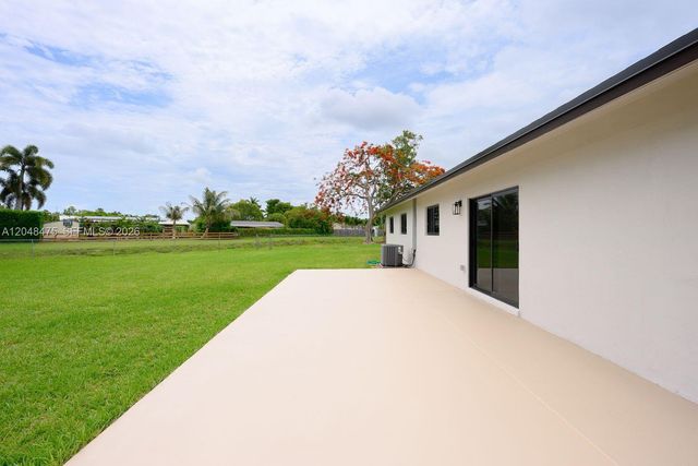 18451 SW 90th Avenue, Cutler Bay, FL 33157