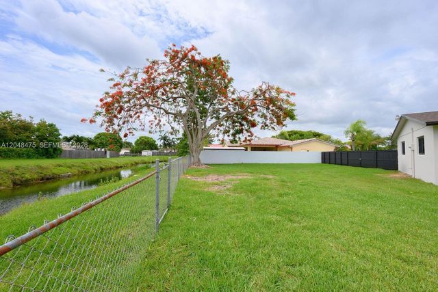 18451 SW 90th Avenue, Cutler Bay, FL 33157
