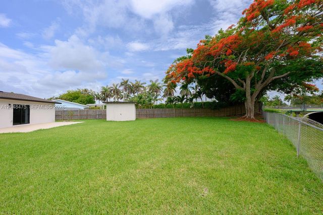 18451 SW 90th Avenue, Cutler Bay, FL 33157